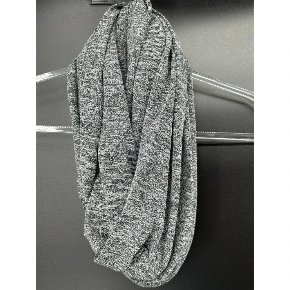Infinity Scarf‎ with Hidden Zipper Pocket Lightweight Travel Wrap for Women